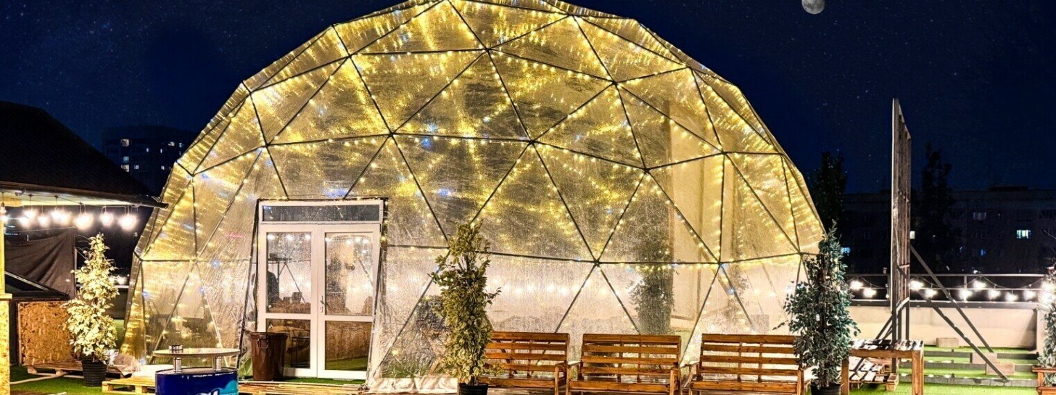 Вечерний кинопоказ под открытым небом