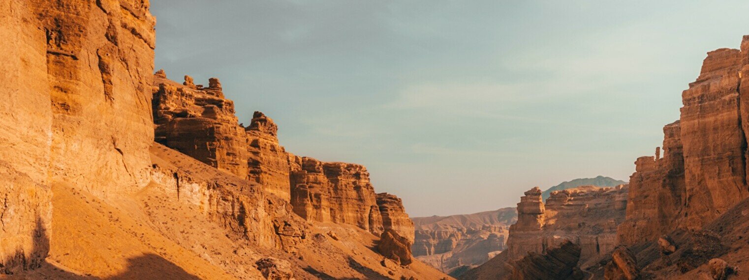 Двухдневный тур «Кольсайское озеро, озеро Кайынды, Чарын 3 каньона» в —