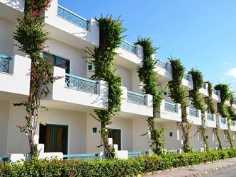 Sharm Cliff Resort в Алматы