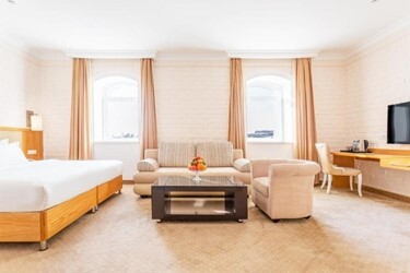 Praga Hotel в Алматы