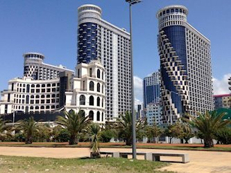 Orbi Sea Tower Apart